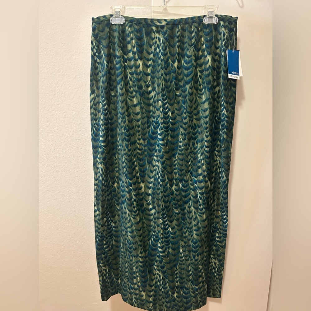 New! Address maggy long straight skirt. Slit on the side. Size 14